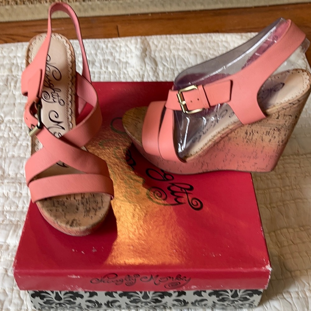 Worn 2x! Naughty Monkey Fade Away Wedge Sandals